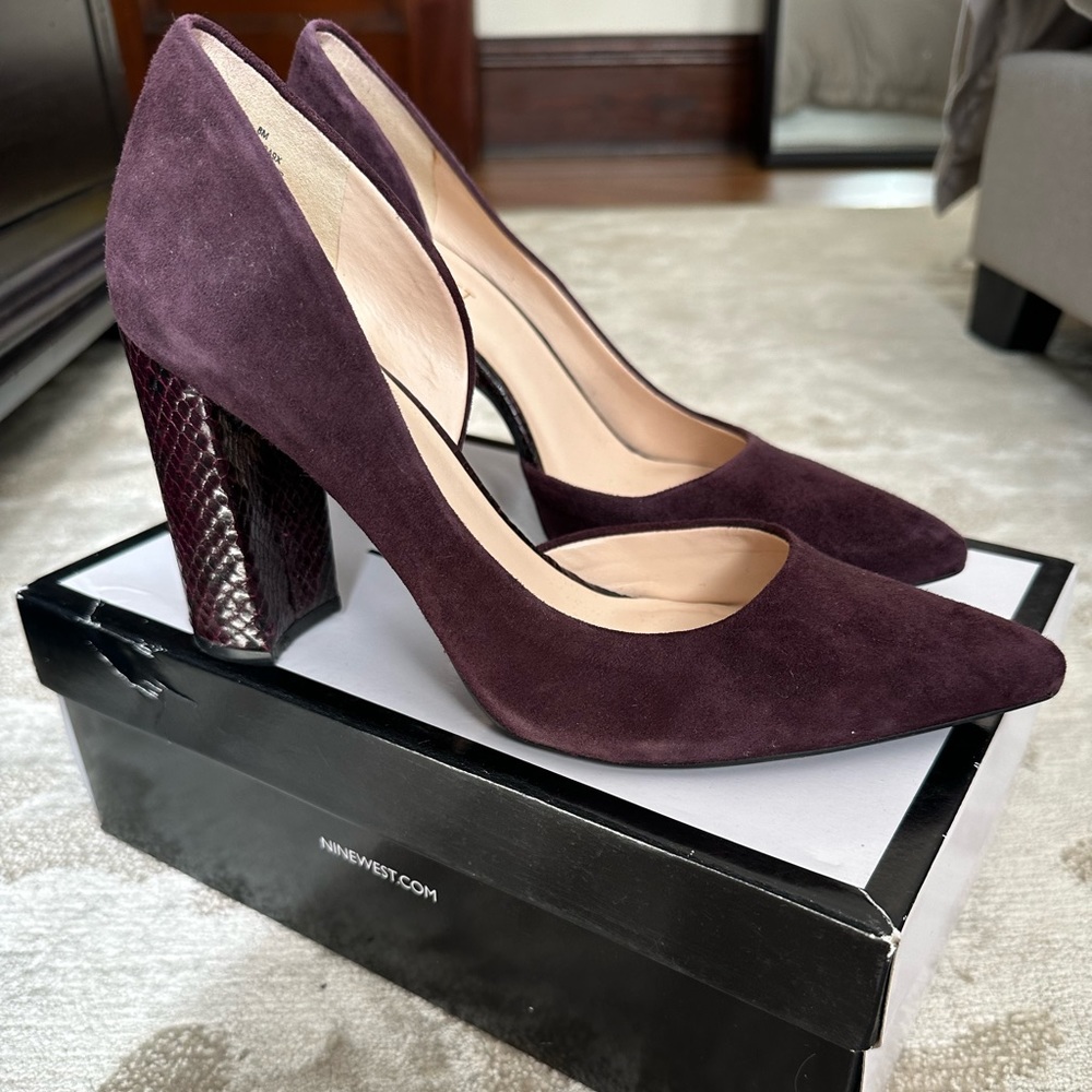 Women’s size 8 Nine West Suede Pumps in Plum with block faux leather heel